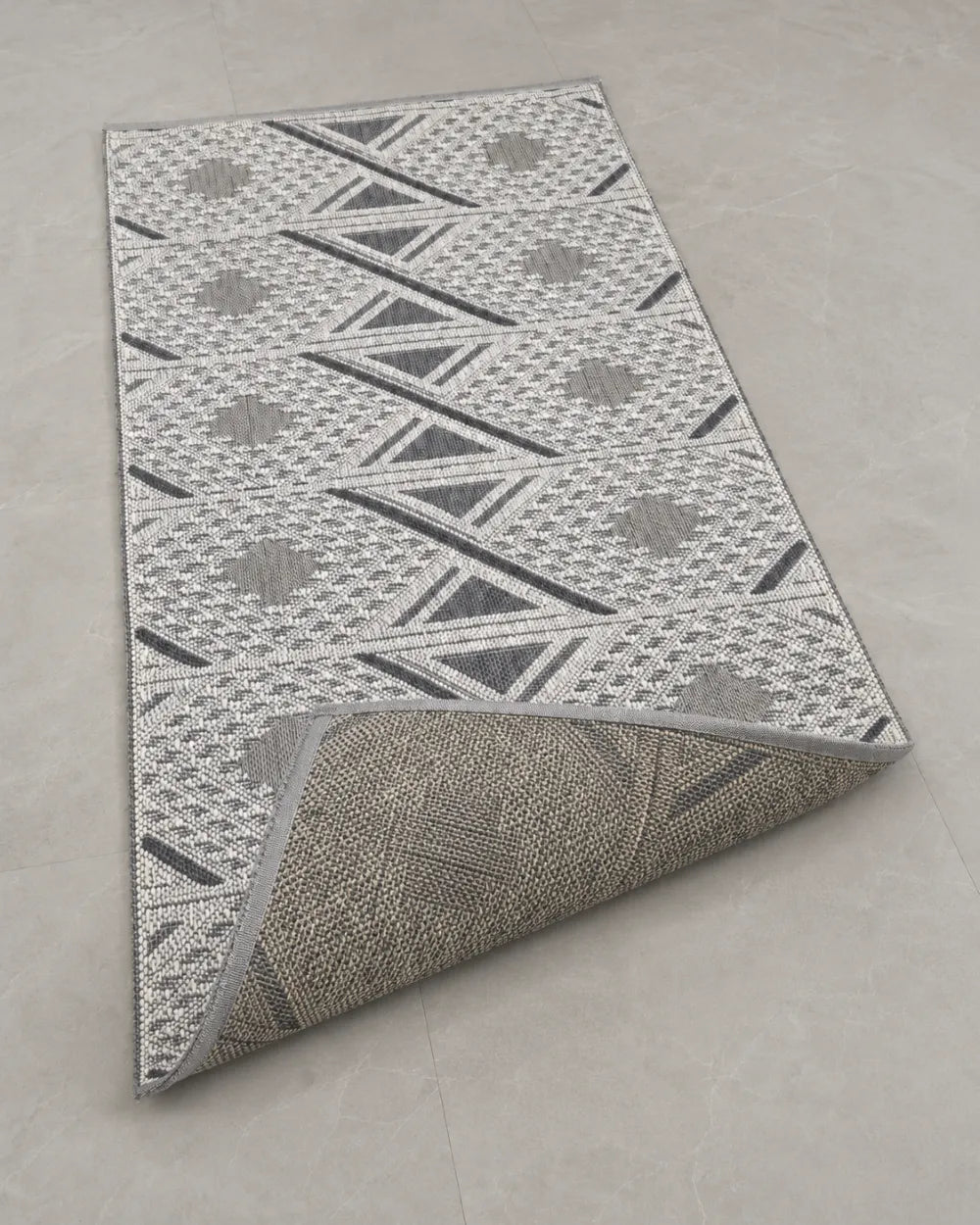 Geometrik Üçgen Desenli Modern Salon Halısı - Gri İskandinav Tarzı image 1