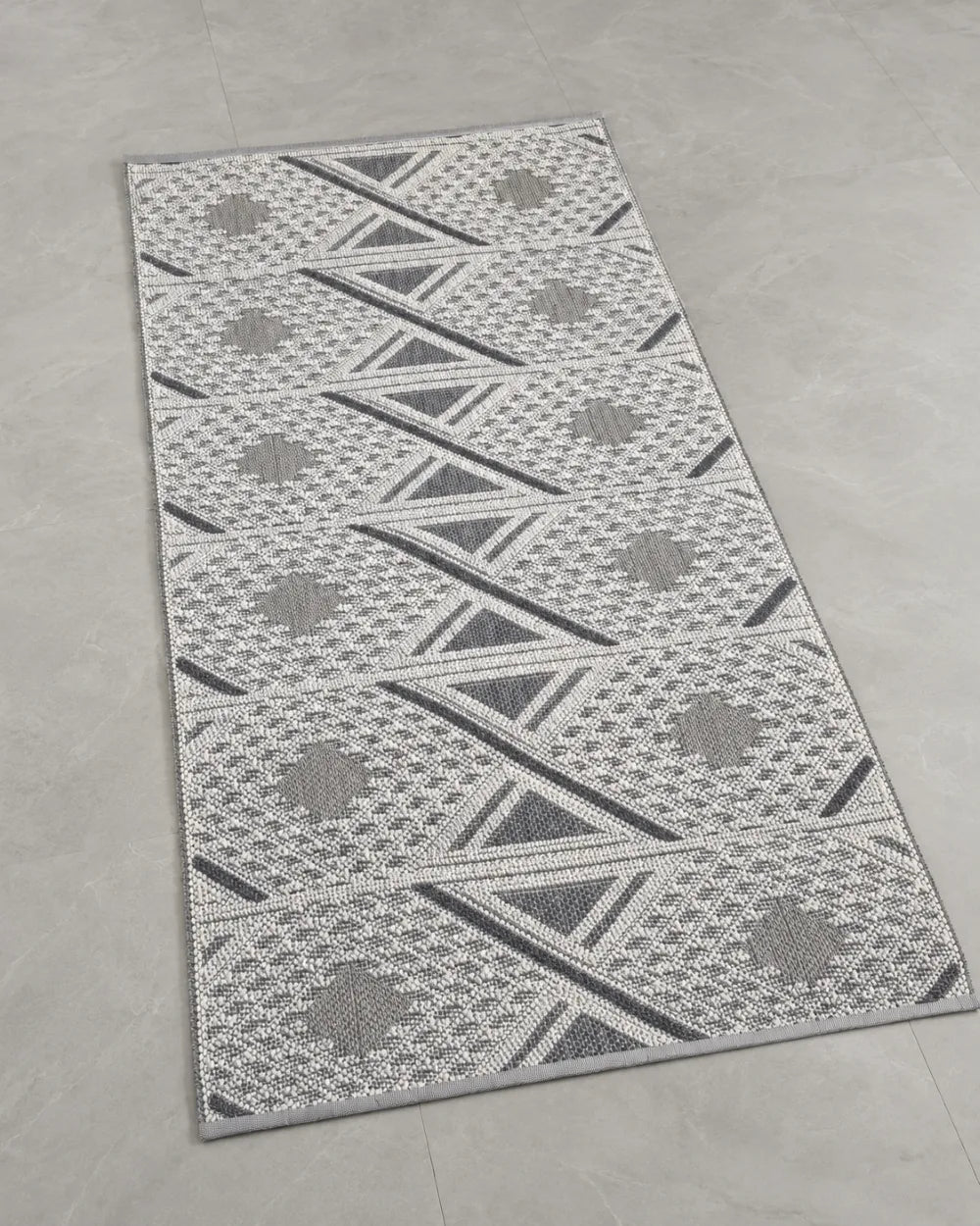 Geometrik Üçgen Desenli Modern Salon Halısı - Gri İskandinav Tarzı image 4