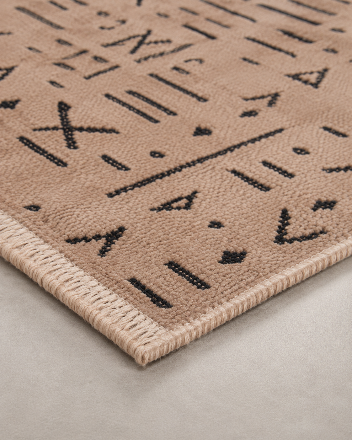 Taba Siyah Etnik Desenli Bohem Şönil Kilim Halı