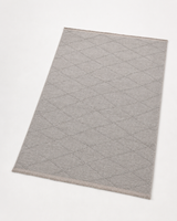 Modern Dokulu Açık Gri Baklava Desenli Şönil Kilim Halı