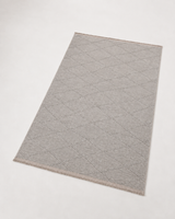 Modern Dokulu Açık Gri Baklava Desenli Şönil Kilim Halı