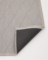 Modern Dokulu Açık Gri Baklava Desenli Şönil Kilim Halı