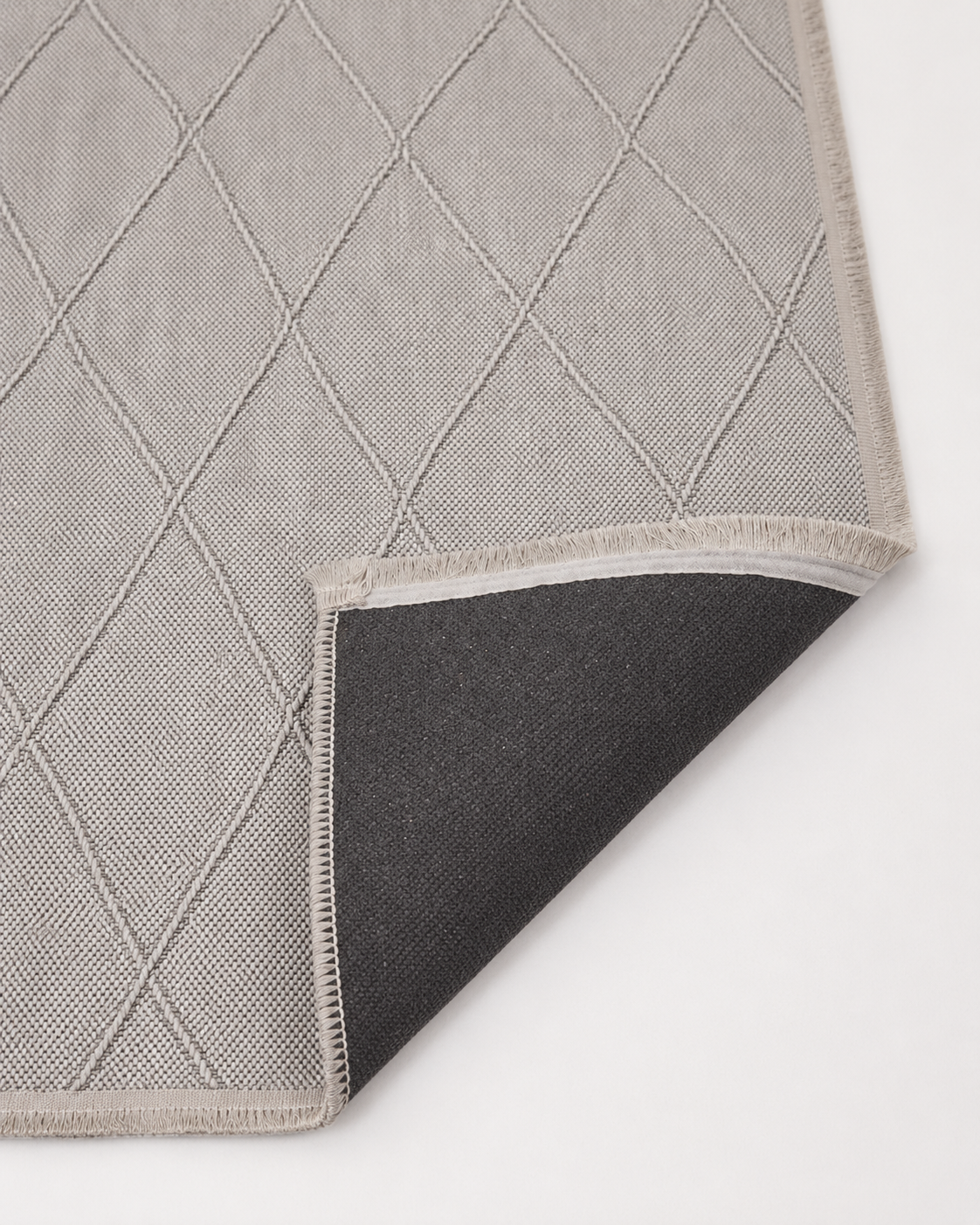 Modern Dokulu Açık Gri Baklava Desenli Şönil Kilim Halı