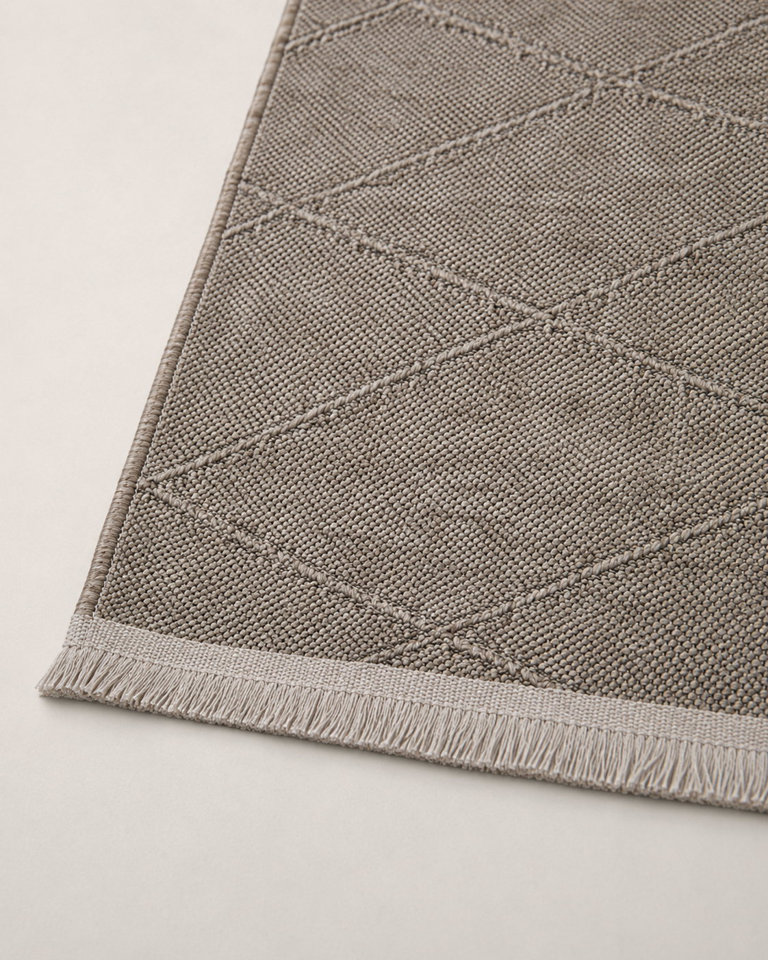 Modern Dokulu Vizon Gri Baklava Desenli Şönil Kilim Halı
