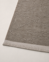 Modern Dokulu Vizon Gri Baklava Desenli Şönil Kilim Halı