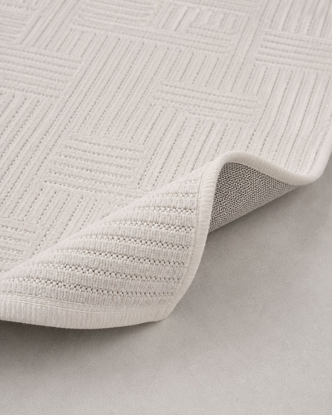 Krem Beyaz Dokulu Geometrik Desenli Modern Şönil Kilim Halı