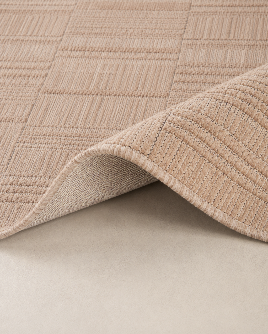 Modern Dokulu Bej Çizgi Desenli Şönil Kilim Halı