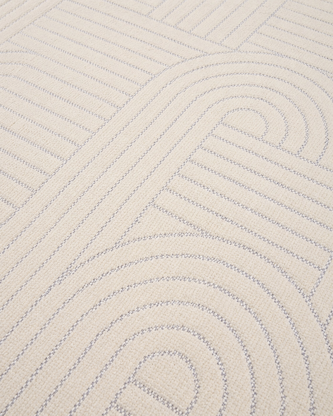 Modern Kavis Çizgi Desenli Krem Şönil Kilim Halı