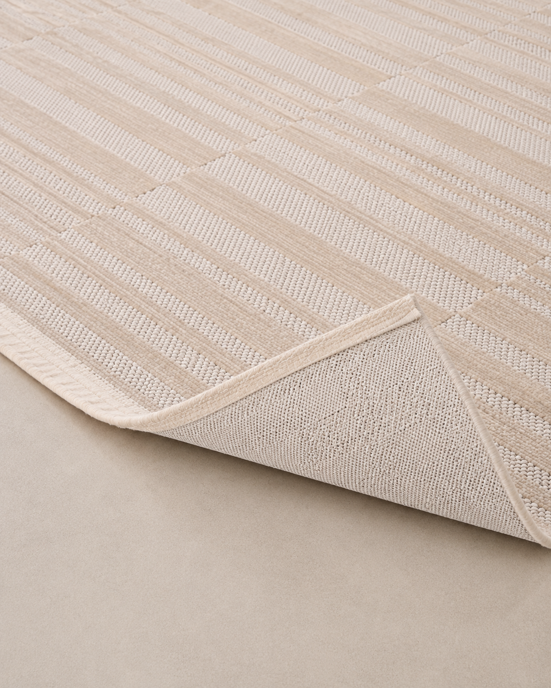 Modern Dokulu Bej Krem Çizgi Desenli Şönil Kilim Halı