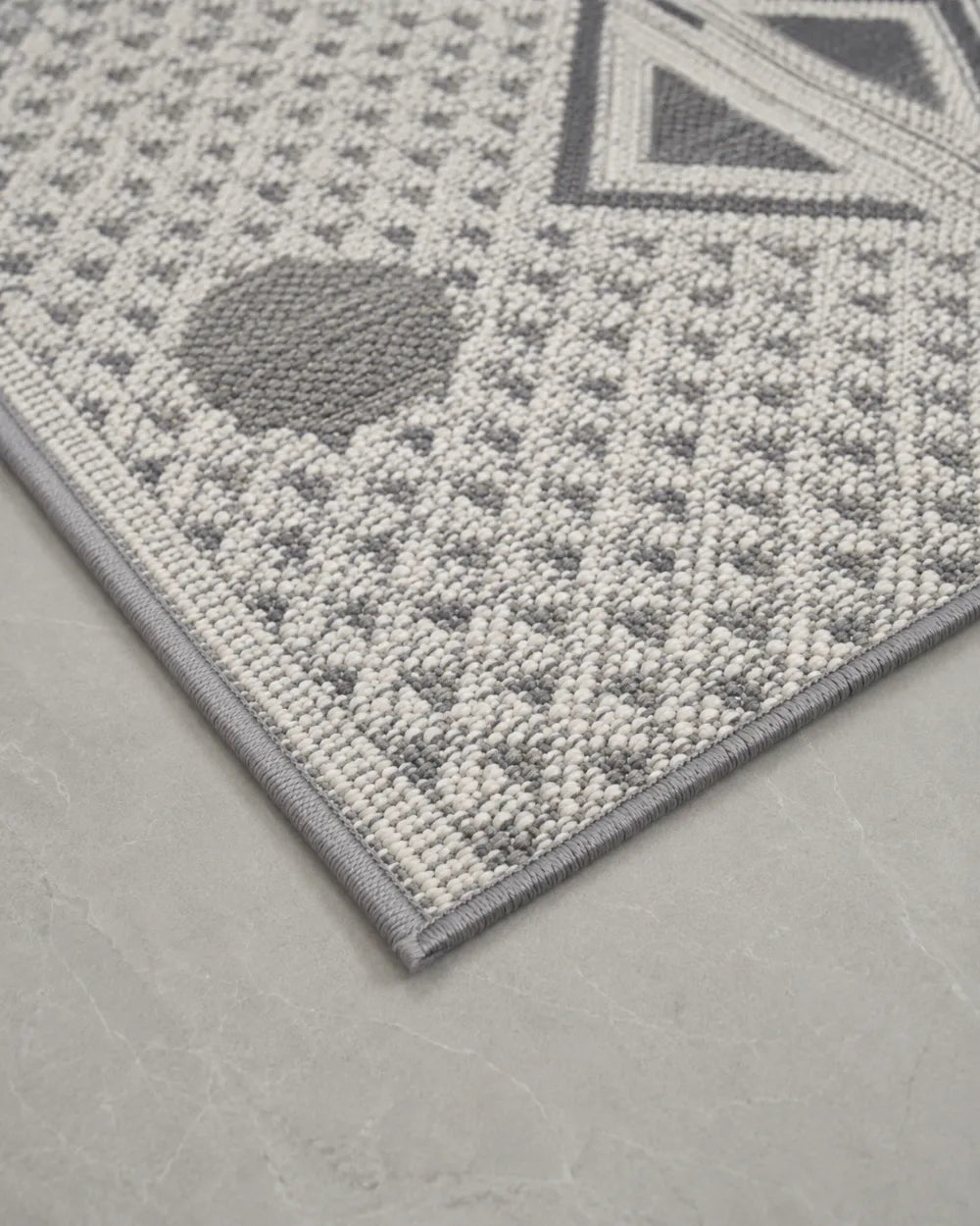 Geometrik Üçgen Desenli Modern Salon Halısı - Gri İskandinav Tarzı image 2